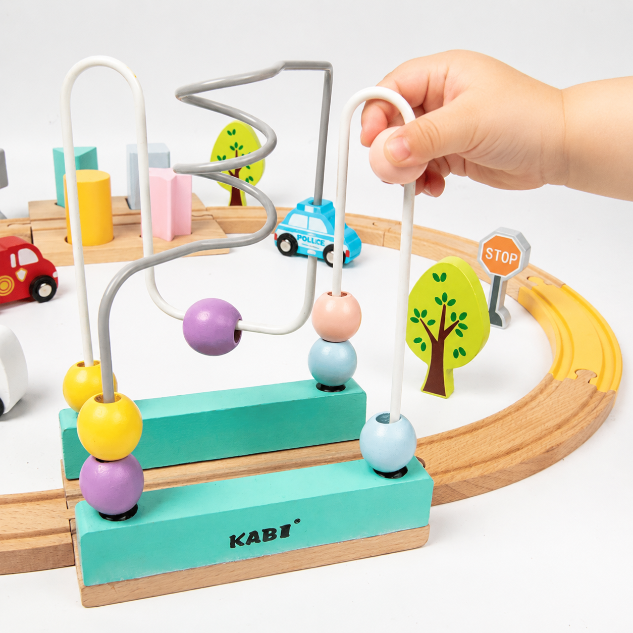 Houten treinbaan speelset met kralendoolhof & vormenstoof – Educatief Montessori speelgoed